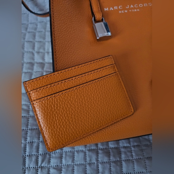 Marc Jacobs Mini Grind Tote with The Groove Card Case - Picture 6 of 10